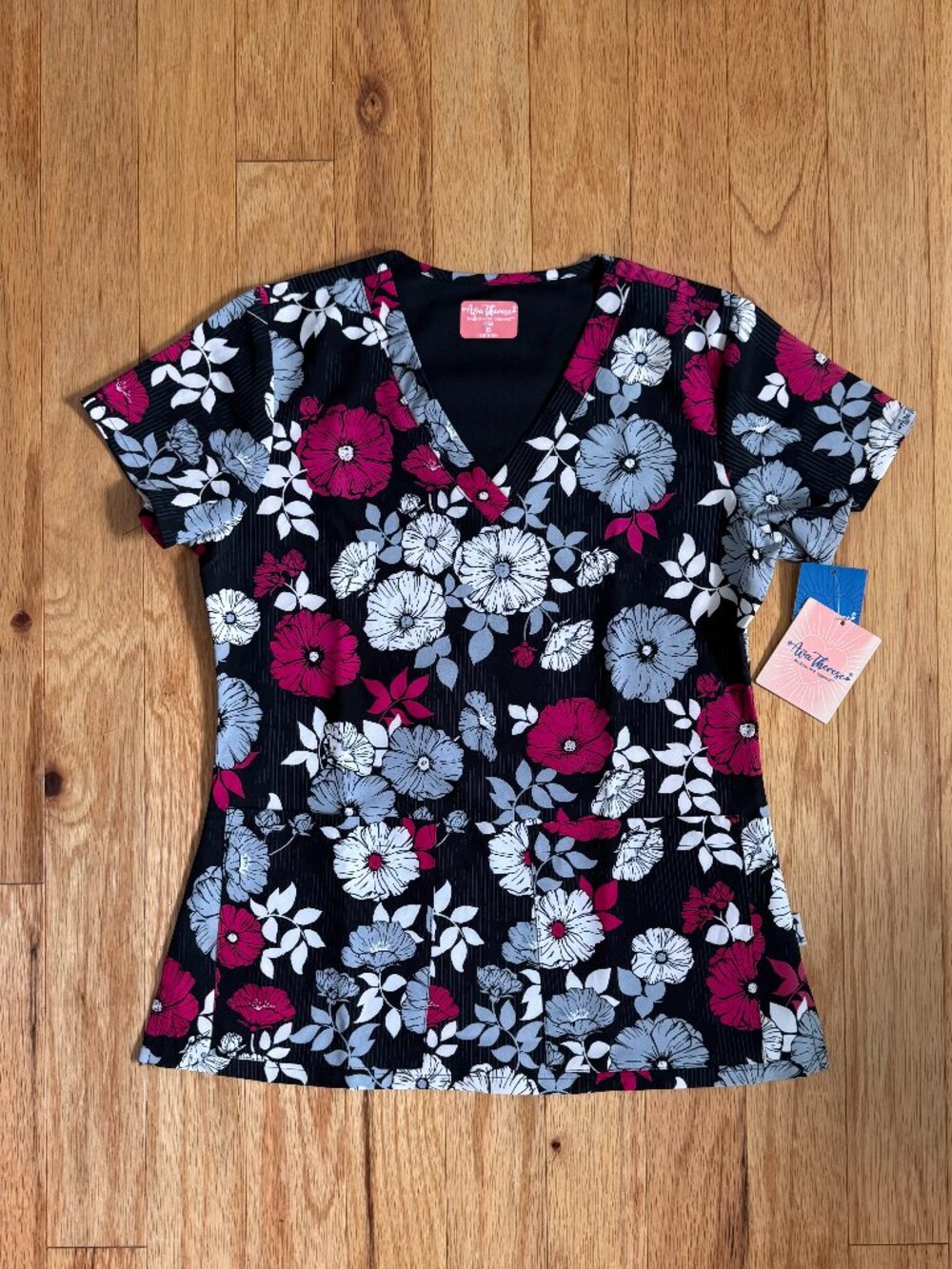 NWT Zavate Ava Therese Audrey Scrub Top in Simply Perfect Floral Print Size XS